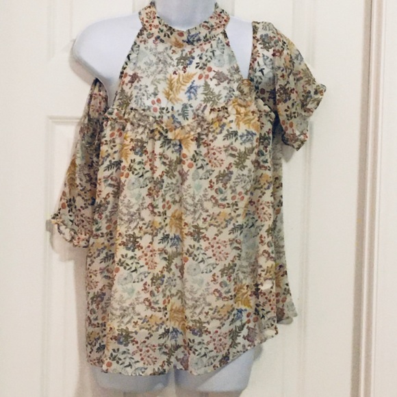 Tops - Women’s cold shoulder blouse